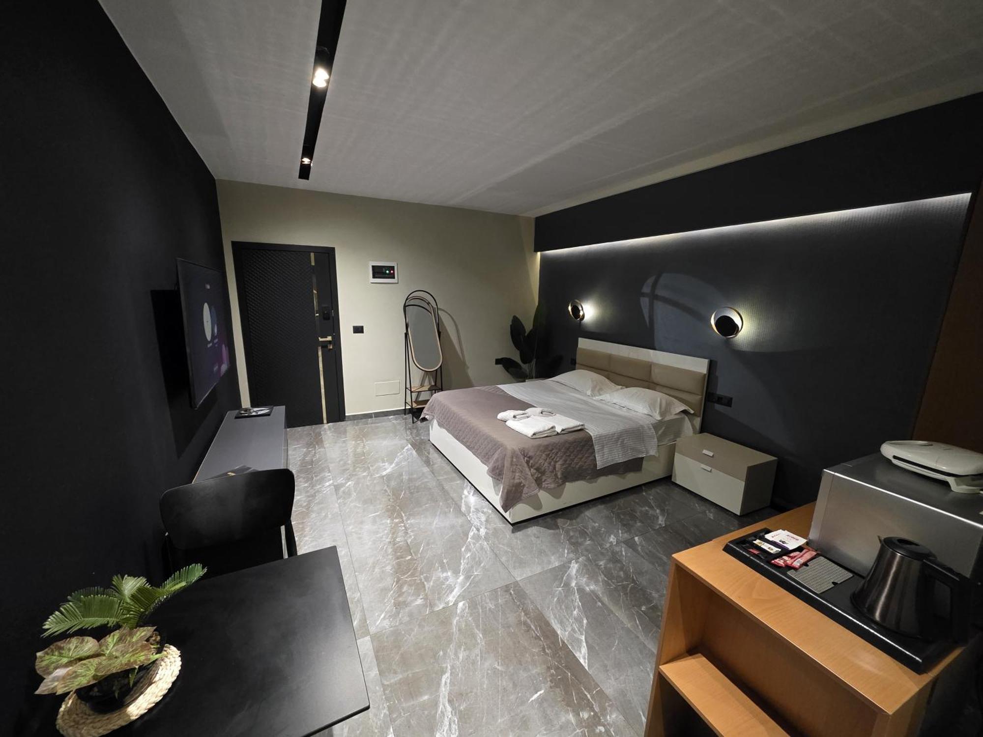 La Mirage Suites & Apartments Tirana Exterior photo